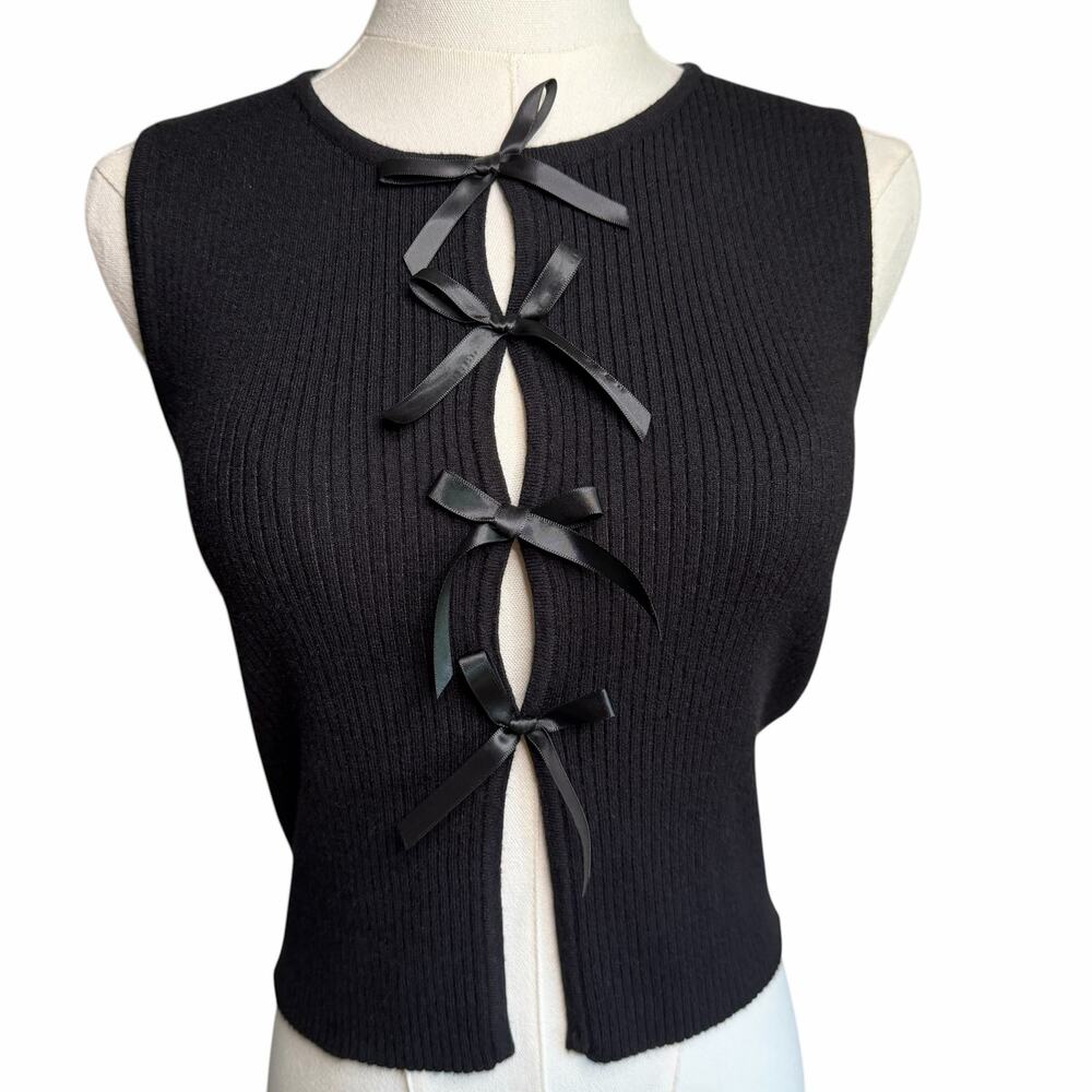 Le Lis Collection Black Coquette Sleeveless Open Bow Front Top Women’s S